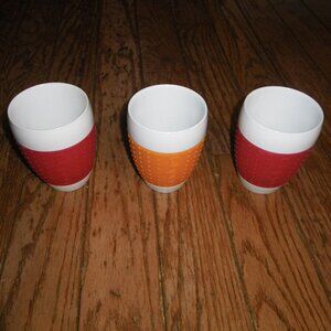 3 BODUM Pavina 12 oz White Porcelain Cups Dotted Silicone Grips 4.5" Tall EUC